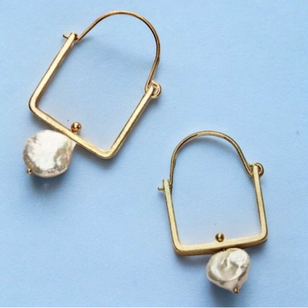 HP! X4 ✨ Anthropologie Gold Earrings with Pearl Accent